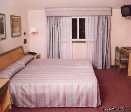 Hotell Puente Ourense
