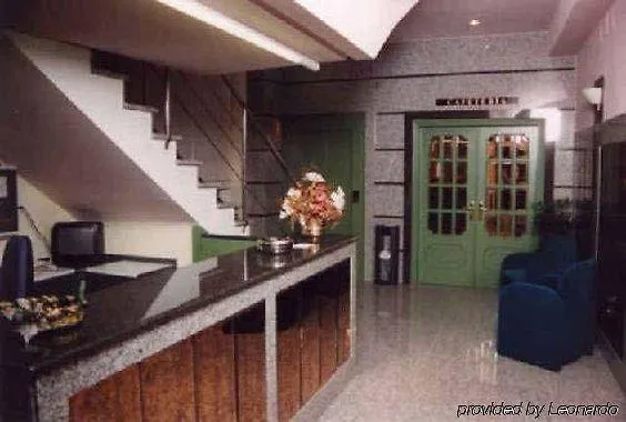 普恩特罗马旅馆 2*