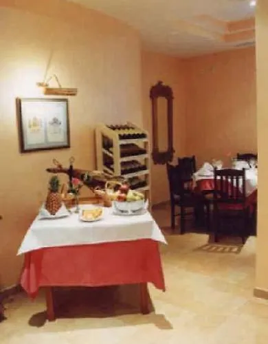 普恩特罗马旅馆